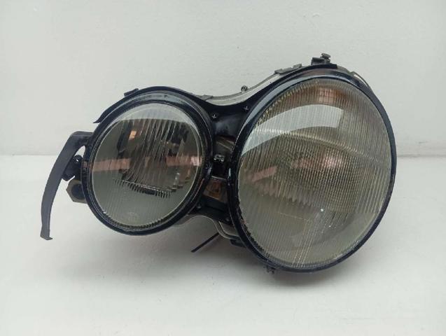 MERCEDES A2108200461 Faro derecho  en stock Terrassa