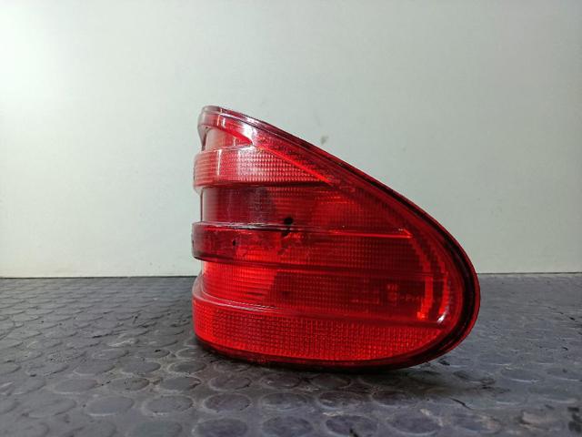 MERCEDES A2108204464 Piloto trasero exterior derecho  en stock Terrassa
