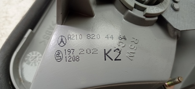 A2108204464 Piloto trasero exterior derecho  en stock Sabadell