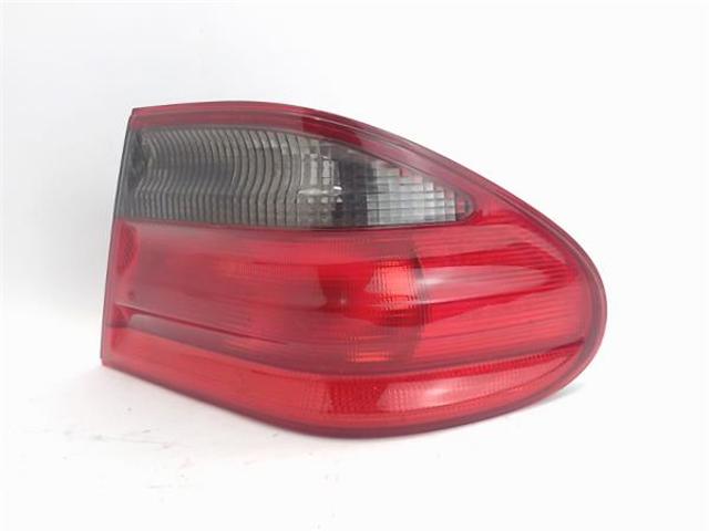 A2108208264 MERCEDES Piloto trasero exterior derecho comprar Bilbao