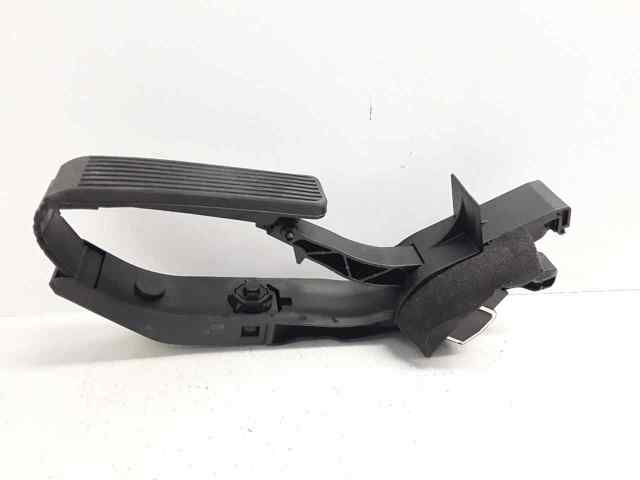 A2113000404 Pedal del acelerador  disponible Utrera