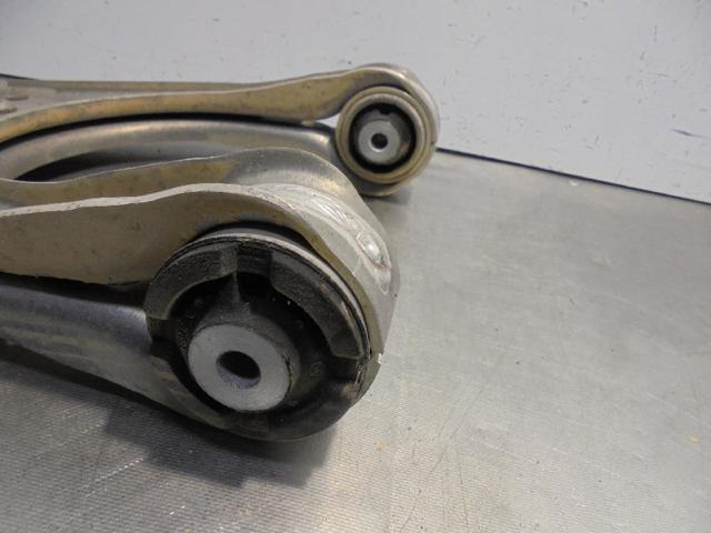 MERCEDES A2113308907 Brazo superior izquierdo de la suspensión delantera  en stock Terrassa