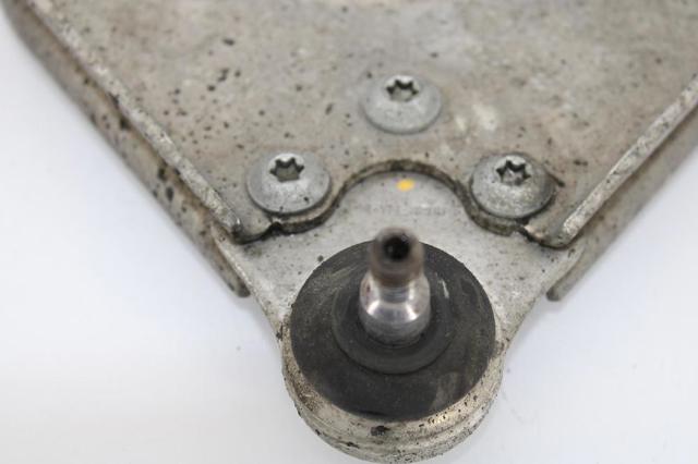 A2113308907 Brazo superior izquierdo de la suspensión delantera  disponible Burgos