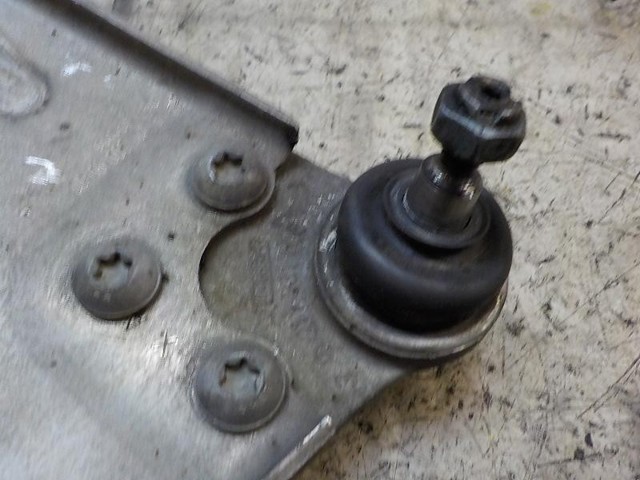 MERCEDES A2113309007 Brazo superior derecho de la suspensión delantera comprar Pamplona