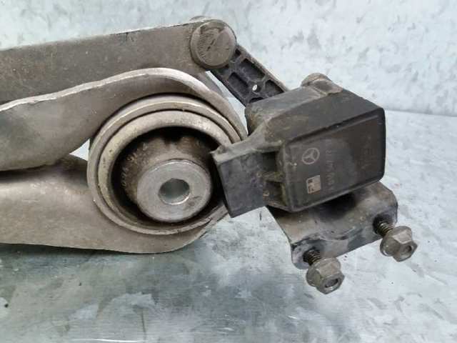 A2113309007 Brazo superior derecho de la suspensión delantera comprar Girona