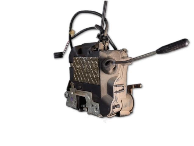 A2117200635 Cerradura de puerta delantera derecha  en stock Sabadell