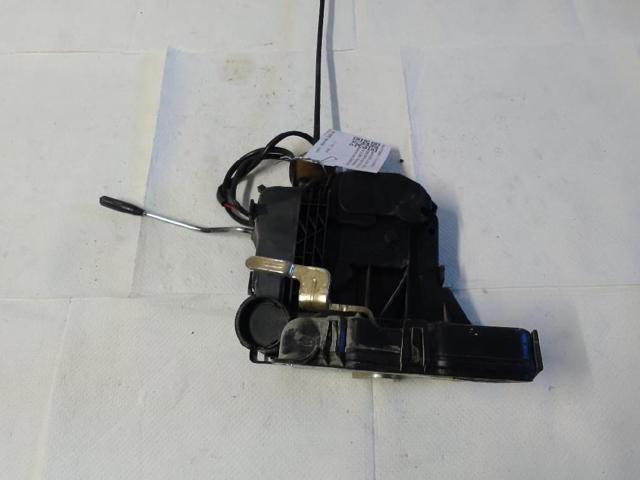 A2117200635 Cerradura de puerta delantera derecha  disponible Burgos