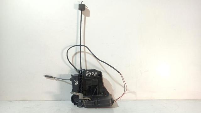 A2117200635 Cerradura de puerta delantera derecha  en stock Granada
