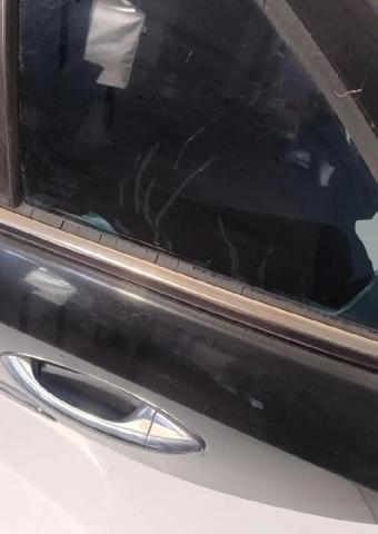 A2117300105 MERCEDES Puerta trasera izquierda  en stock Córdoba