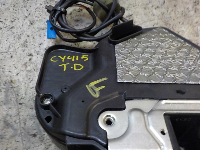 MERCEDES A2117300635 Cerradura de la puerta trasera derecha  en stock Valencia