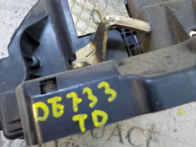 A2117300635 Cerradura de la puerta trasera derecha  en stock Castellón
