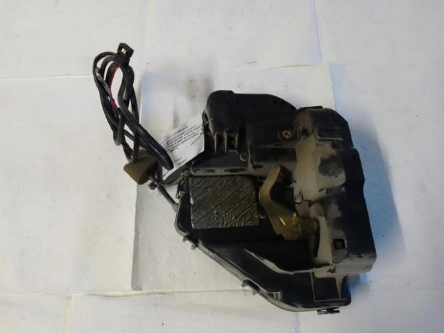 A2117300635 Cerradura de la puerta trasera derecha  en stock Sabadell