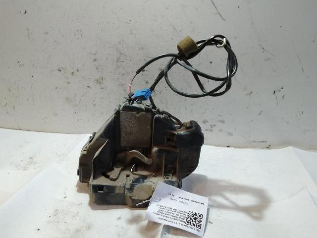 A2117300635 MERCEDES Cerradura de la puerta trasera derecha  en stock Córdoba