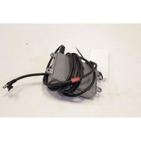 A2118200885 Amplificador de señal de antena  disponible Burgos