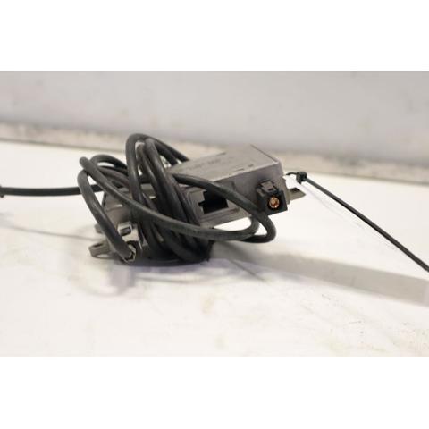 A2118200885 MERCEDES Amplificador de señal de antena  en stock Gandía