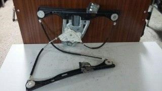 MERCEDES A2118201742 Motor del elevalunas de la puerta delantera izquierda  disponible Valladolid