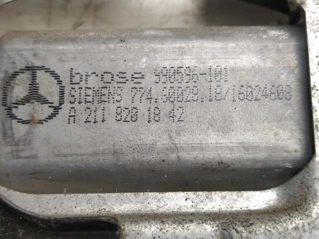 A2118201842 Motor del elevalunas de la puerta delantera derecha  en stock Castellón