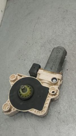 A2118202442 Motor del elevalunas de la puerta trasera derecha  en stock Granada