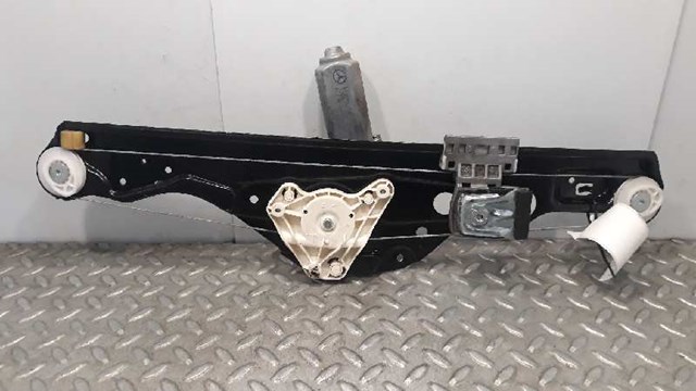 A2118202442 MERCEDES Motor del elevalunas de la puerta trasera derecha  disponible Alicante