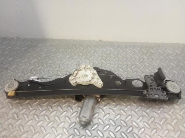 A2118202442 Motor del elevalunas de la puerta trasera derecha  disponible Málaga