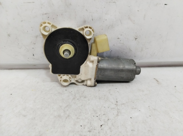 A2118202942 MERCEDES Motor del elevalunas eléctrico  en stock Córdoba