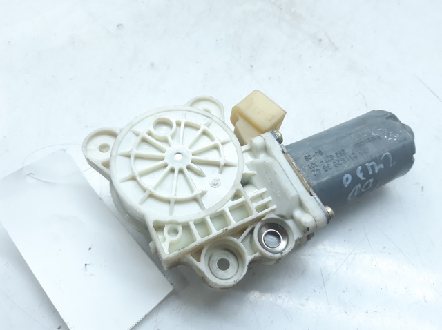 A2118202942 MERCEDES Motor del elevalunas eléctrico  en stock Córdoba