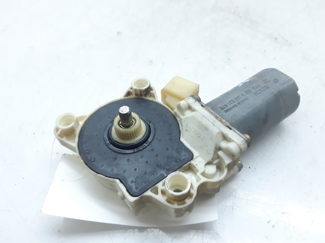 A2118202942 Motor del elevalunas eléctrico  en stock Sabadell