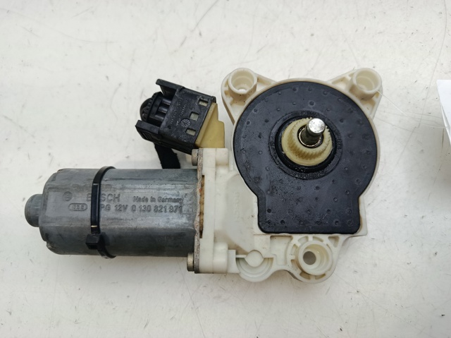 A2118203042 MERCEDES Motor del elevalunas de la puerta delantera derecha  comprar en Jaén