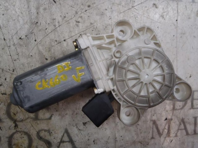 A2118203042 MERCEDES Motor del elevalunas de la puerta delantera derecha comprar Madrid