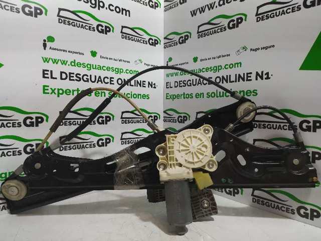 A2118203042 MERCEDES Motor del elevalunas de la puerta delantera derecha  disponible Ourense