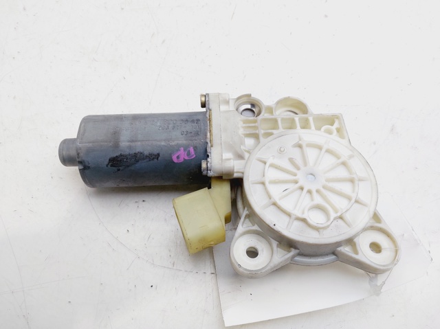 MERCEDES A2118203042 Motor del elevalunas de la puerta delantera derecha  comprar en Murcia
