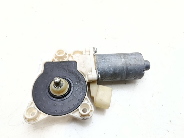 A2118203042 Motor del elevalunas de la puerta delantera derecha  comprar en Reus