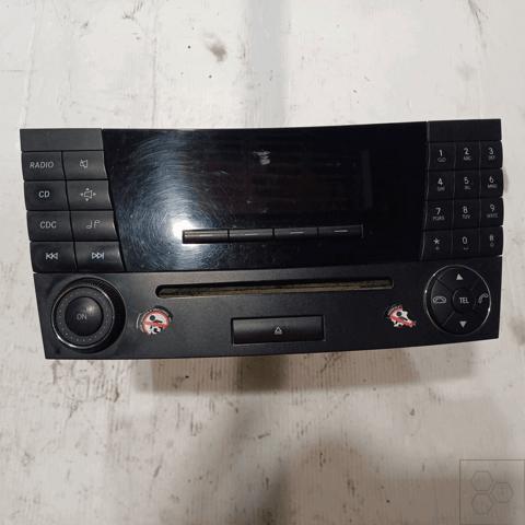 A2118209889 MERCEDES Radio AM/FM  comprar en Oviedo
