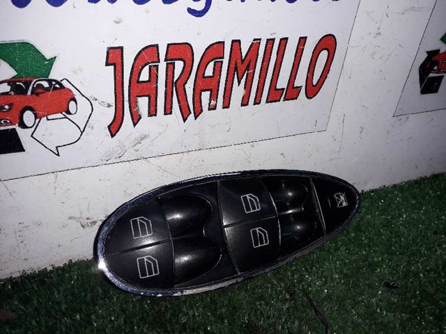 MERCEDES A2118213679 Unidad de control de elevalunas delantera izquierda  comprar en Murcia