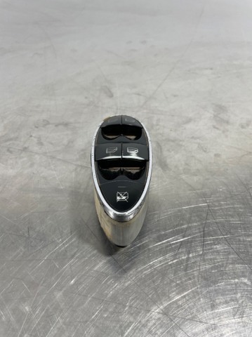 A2118219951 Interruptor de elevalunas delantera izquierda comprar Almería