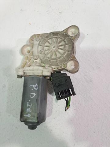 Motor eléctrico, elevalunas, puerta delantera izquierda A2118281842 Mercedes