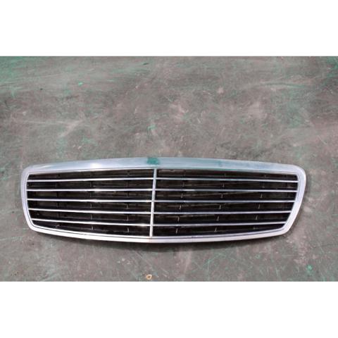 Rejilla de radiador Mercedes E  (W211)