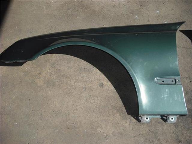 MERCEDES A2118800718 Aleta delantera izquierda  comprar en Ponferrada