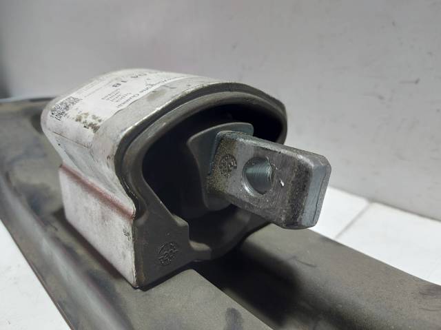 A2122400418 Soporte de transmisión (soporte de caja de cambios)  disponible Utrera