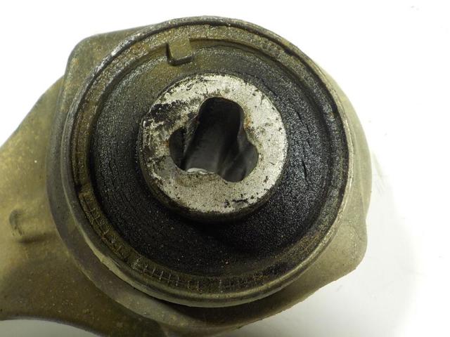 MERCEDES A2123302711 Brazo superior izquierdo de la suspensión delantera  en stock Salamanca