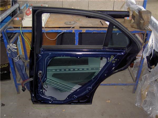 MERCEDES A2127300205 Puerta trasera derecha  comprar en Ponferrada
