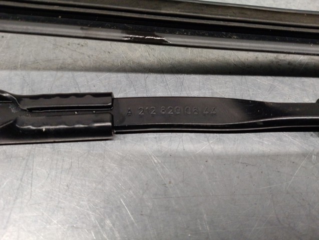 A2128200944 Brazo del limpiaparabrisas  disponible Utrera