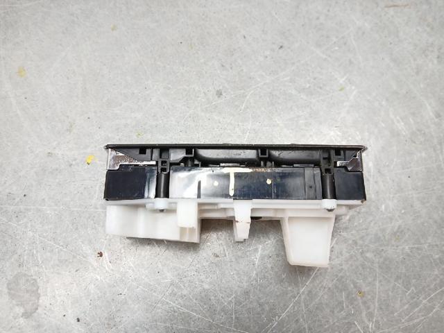 A2128208210 Unidad de control de elevalunas delantera izquierda  disponible Utrera