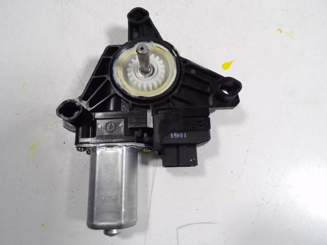 A2139060602 MERCEDES Motor del elevalunas de la puerta trasera derecha  en stock Córdoba