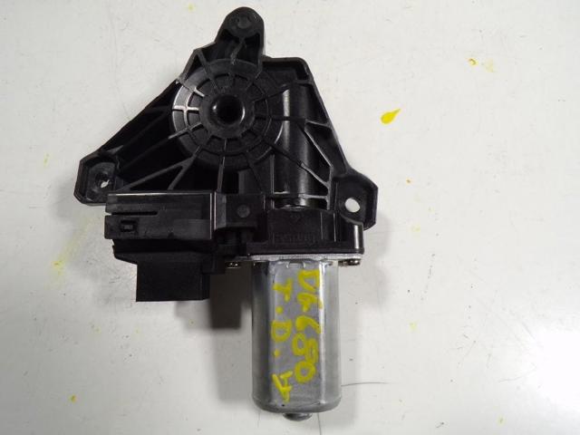 A2139060602 MERCEDES Motor del elevalunas de la puerta trasera derecha  en stock Córdoba