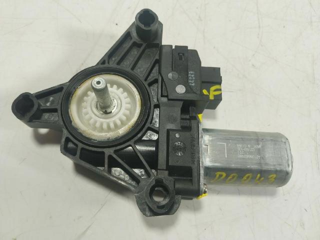 A2139060602 MERCEDES Motor del elevalunas de la puerta trasera derecha  en stock Córdoba