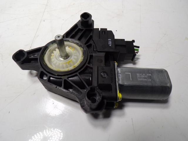 A2139060602 Motor del elevalunas de la puerta trasera derecha comprar Almería