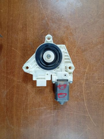 A2139069501 Motor del elevalunas de la puerta delantera derecha  en stock Sabadell