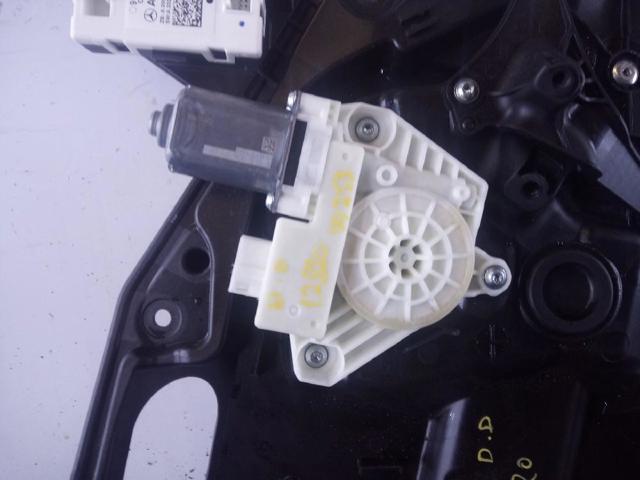 A2139069501 Motor del elevalunas de la puerta delantera derecha  disponible Málaga