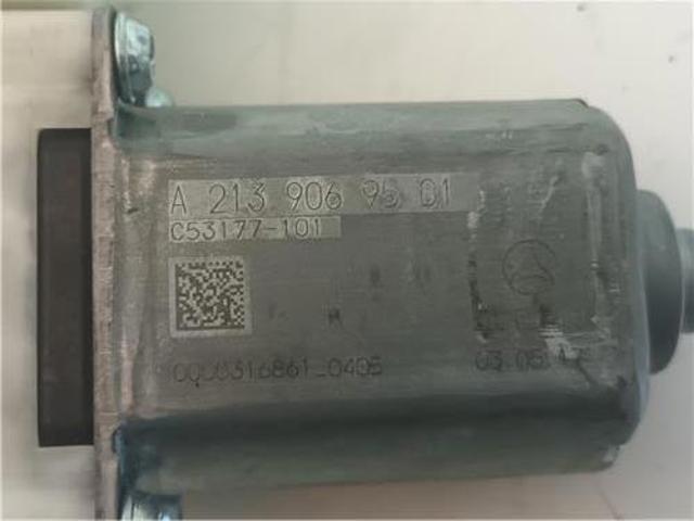 A2139069501 Motor del elevalunas de la puerta delantera derecha  disponible Utrera